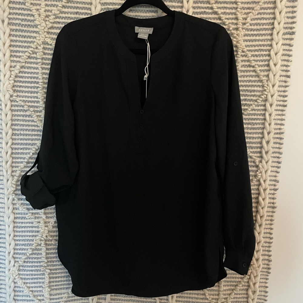 SOLD | BNWT Kenar Pull over blouse with button detail size medium
